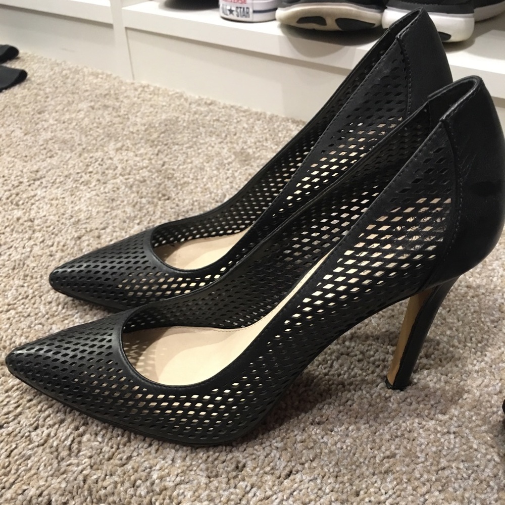 Vince Camuto size 9 black perforated pumps